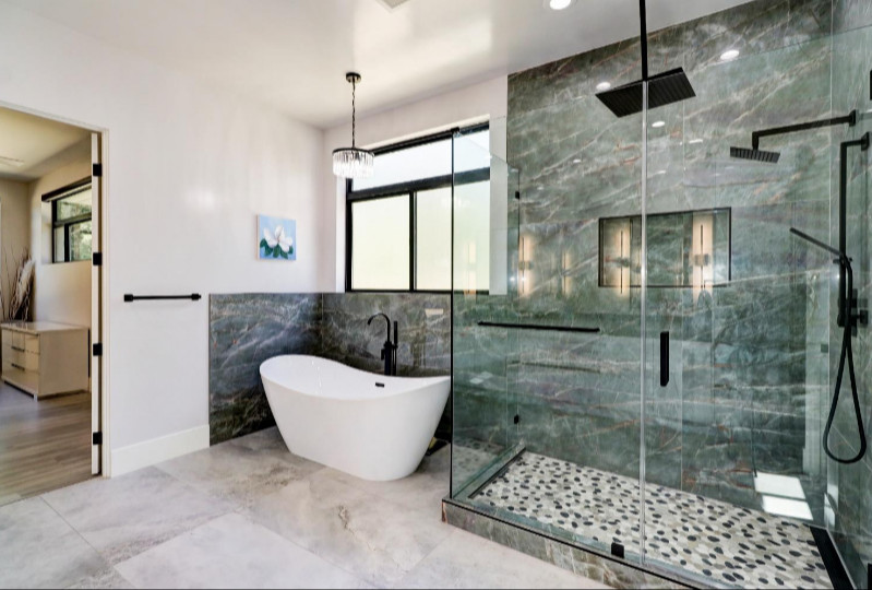 Inspiration for a modern bathroom remodel in Sacramento