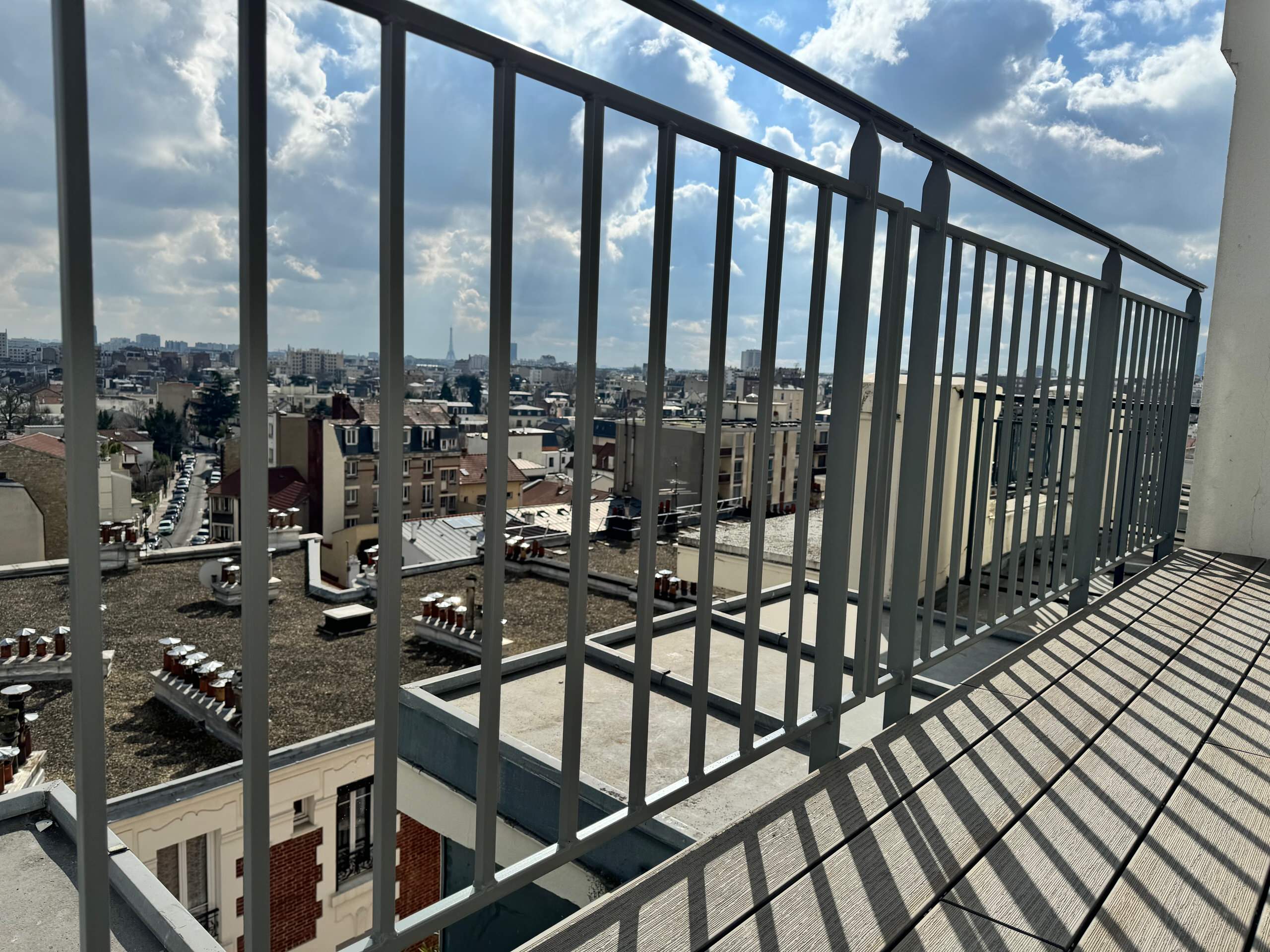 Un terrasse sur les toits de Paris