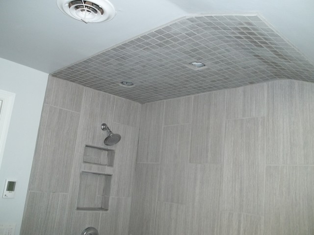 vertical tile modern-badezimmer