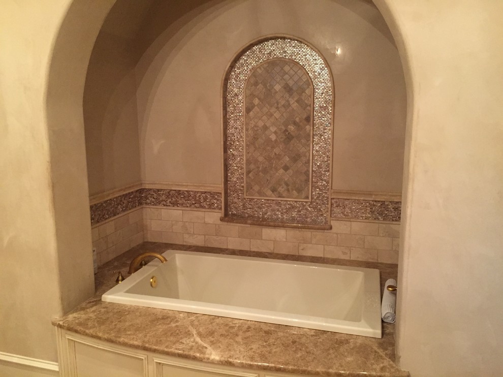 Inspiration for a rustic bathroom remodel in Austin