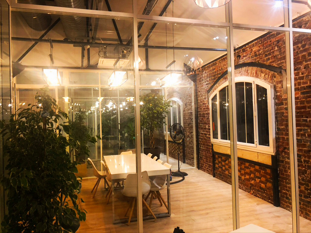 Rénovation de bureaux style industriel