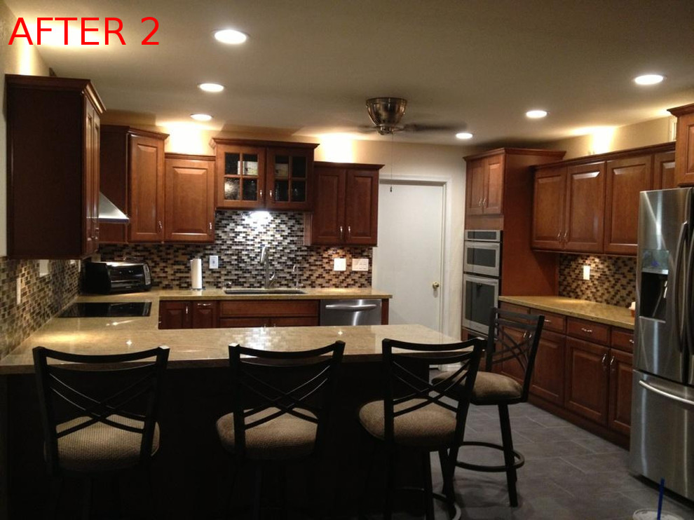 Kitchen - contemporary kitchen idea in Phoenix