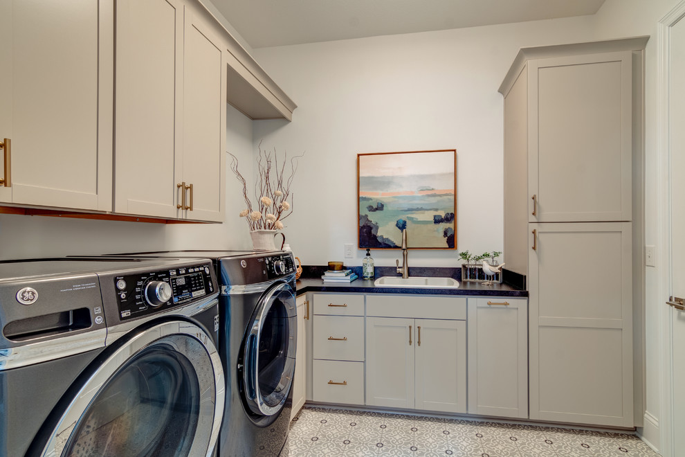 Design ideas for a transitional laundry room in Indianapolis.