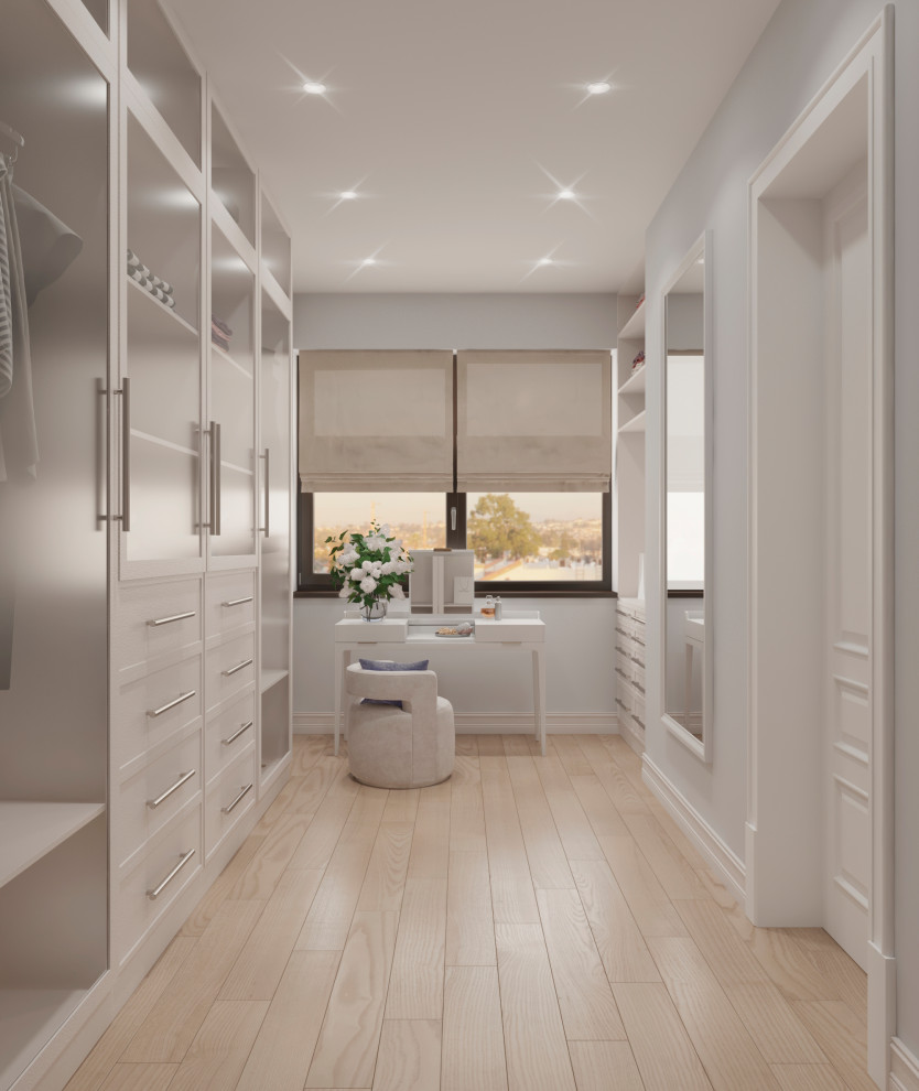 гардеробная с окном