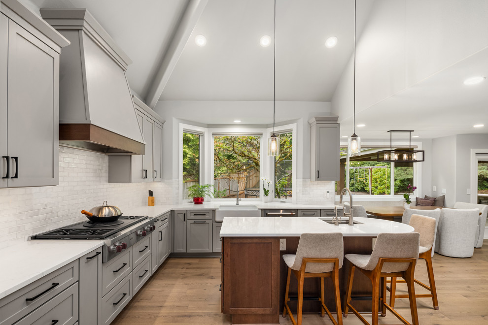 Kitchen - transitional kitchen idea in Seattle