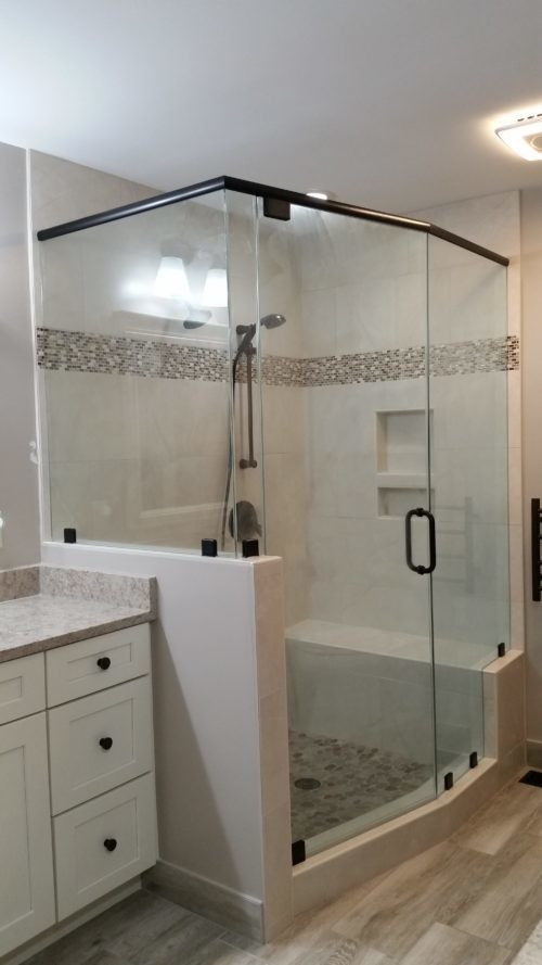 Photo of a mid-sized contemporary bathroom in Other.