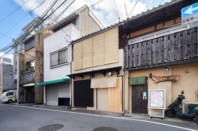 弓矢町ゲストハウス japones-moderno-fachada