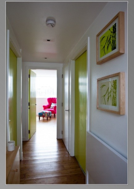Photo of a contemporary hallway in Kent.