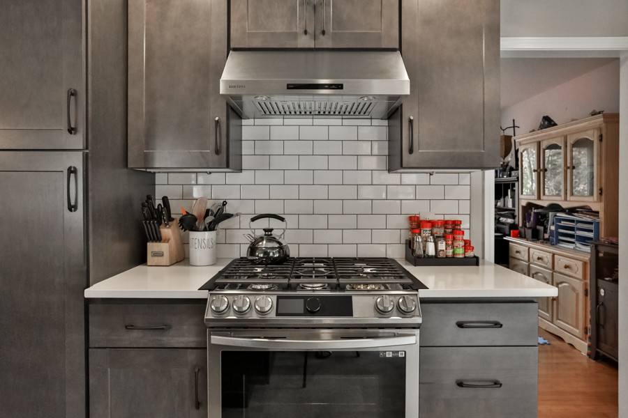 Example of a kitchen design in New York