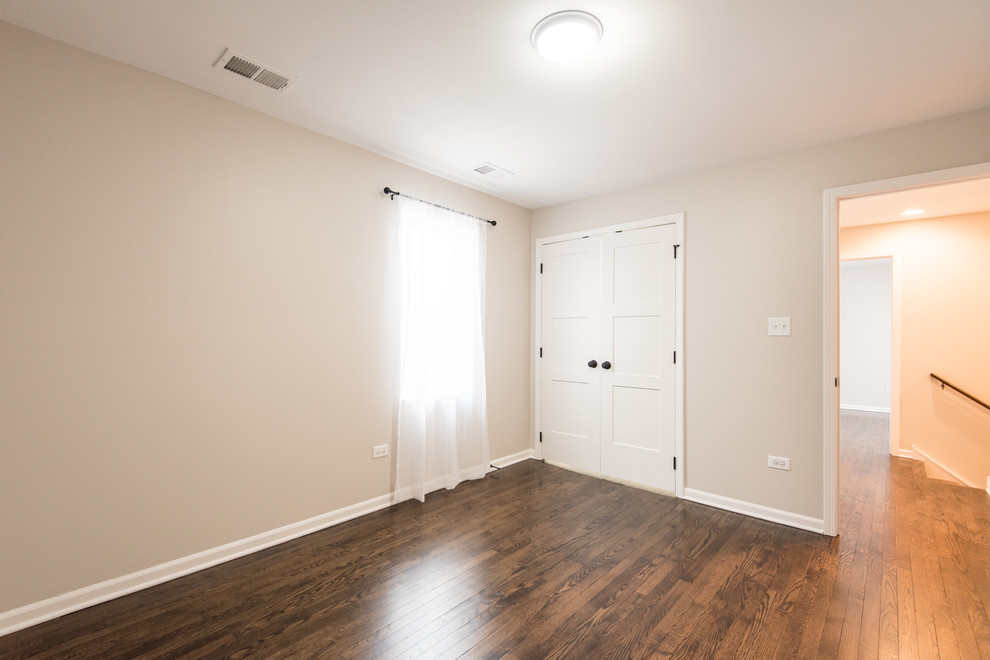 Home design - transitional home design idea in Chicago
