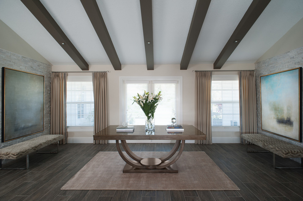 Transitional entryway photo in Miami