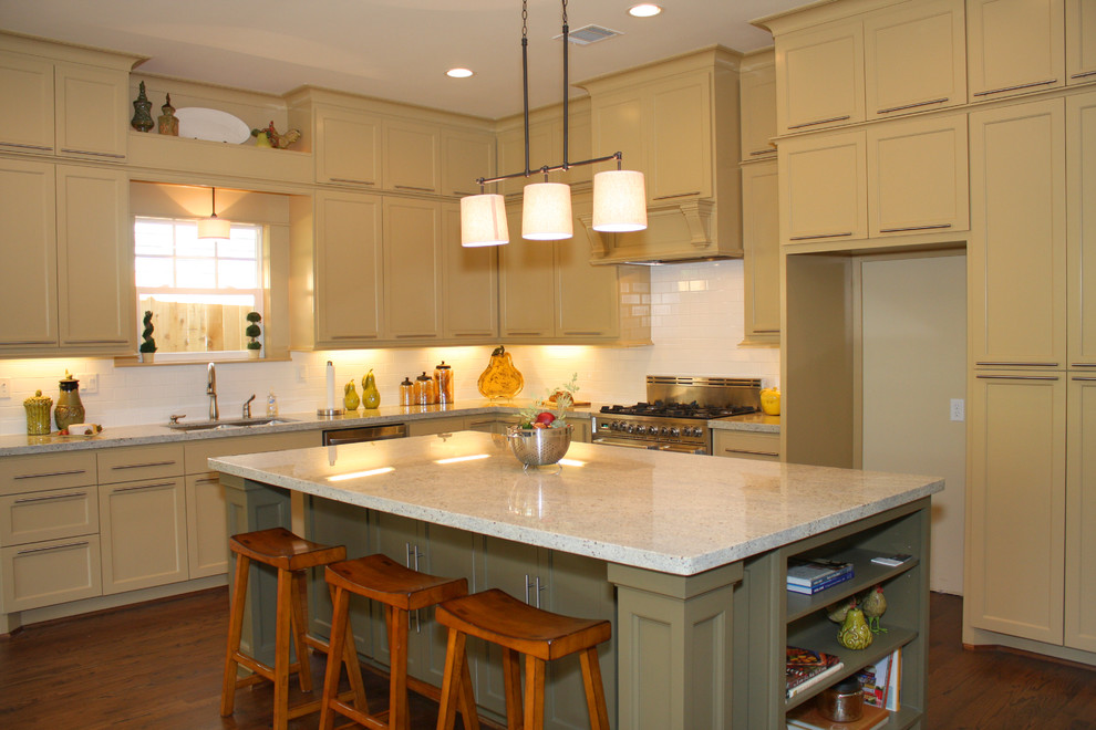 Inspiration for a transitional kitchen in Houston.
