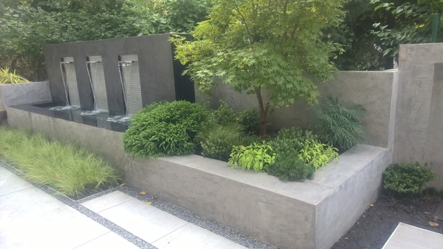 Modern Backyard Terrasse Mit Wasserfall Bank Pflanzkasten Und Treppe Modern Garten Nurnberg Von Stefan Wentzel Neues Gartendesign