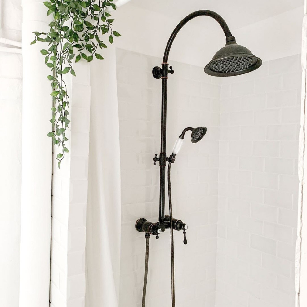 Esempio di un'ampia e stretta e lunga stanza da bagno con doccia moderna con doccia ad angolo, piastrelle bianche, piastrelle a listelli e pareti bianche