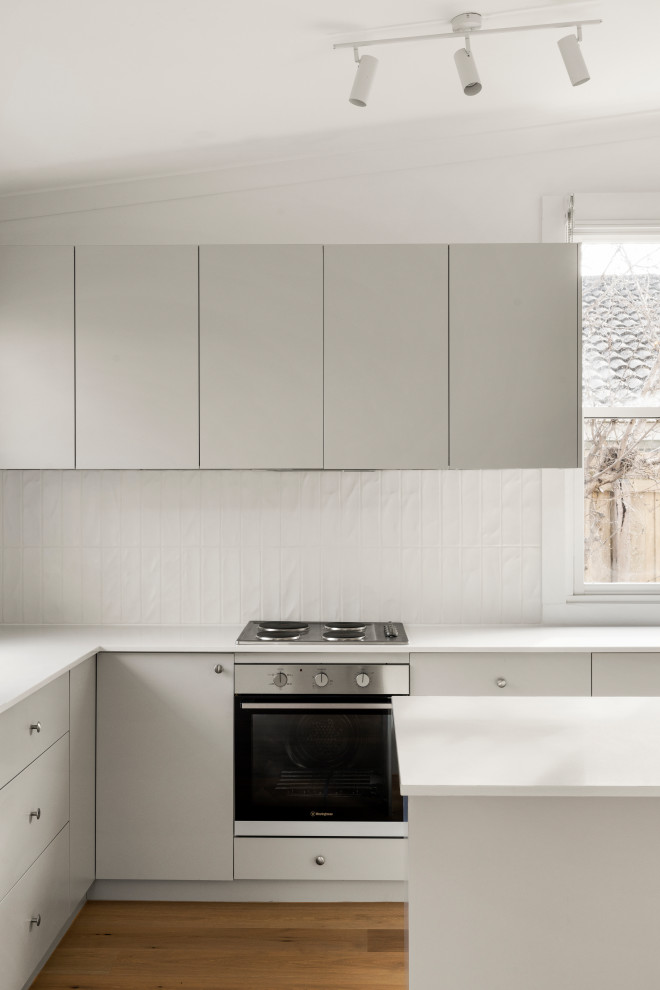 Geelong, VIC Modern Kitchen