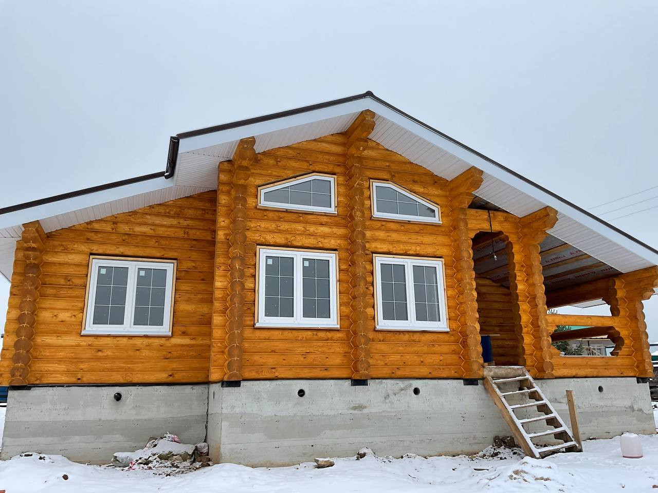 Шлифовка сруба, утепление, покраска масловоском, теплый шов