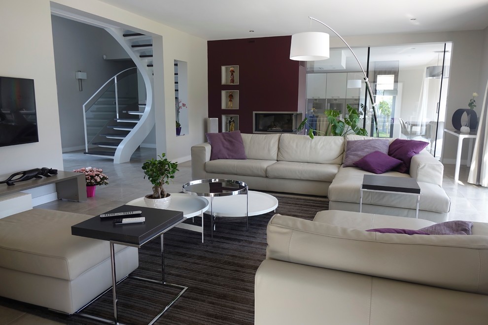 This is an example of a contemporary living room in Angers.
