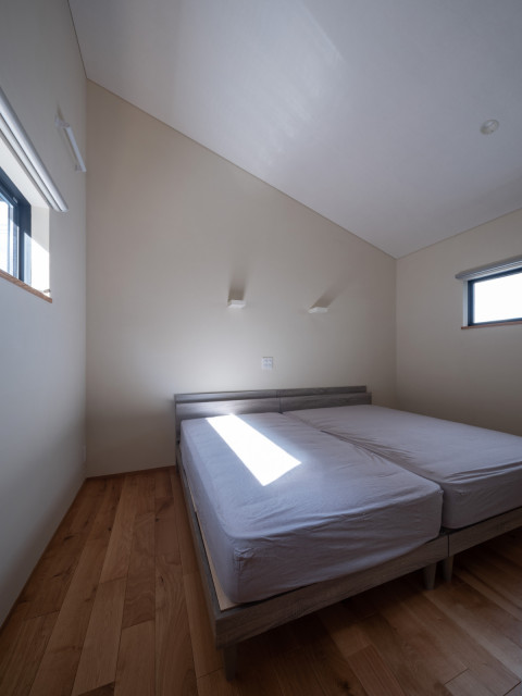 北ノ口の家 japanisch-modern-schlafzimmer