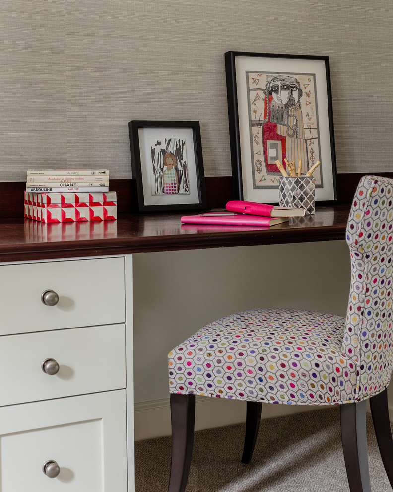 Example of a transitional home design design in Boston