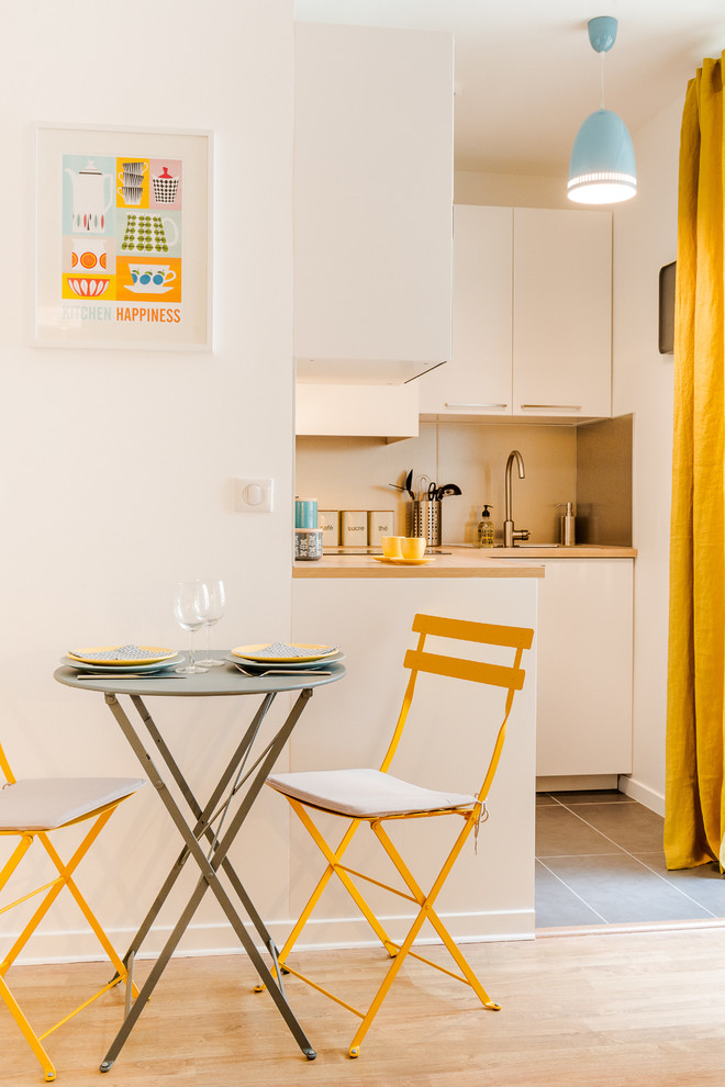 Cette photo montre une cuisine scandinave.