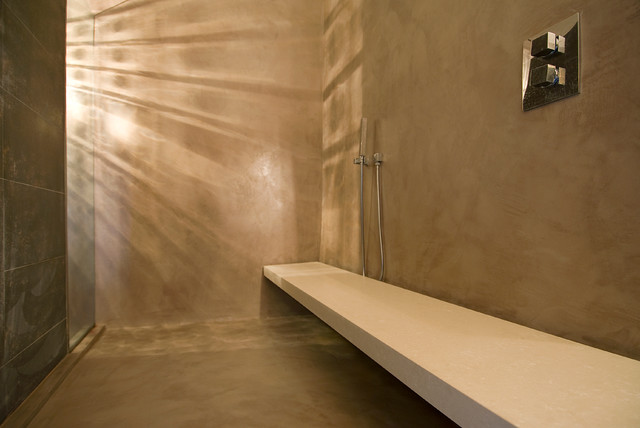 Ducha revestida en microcemento transitional-bathroom