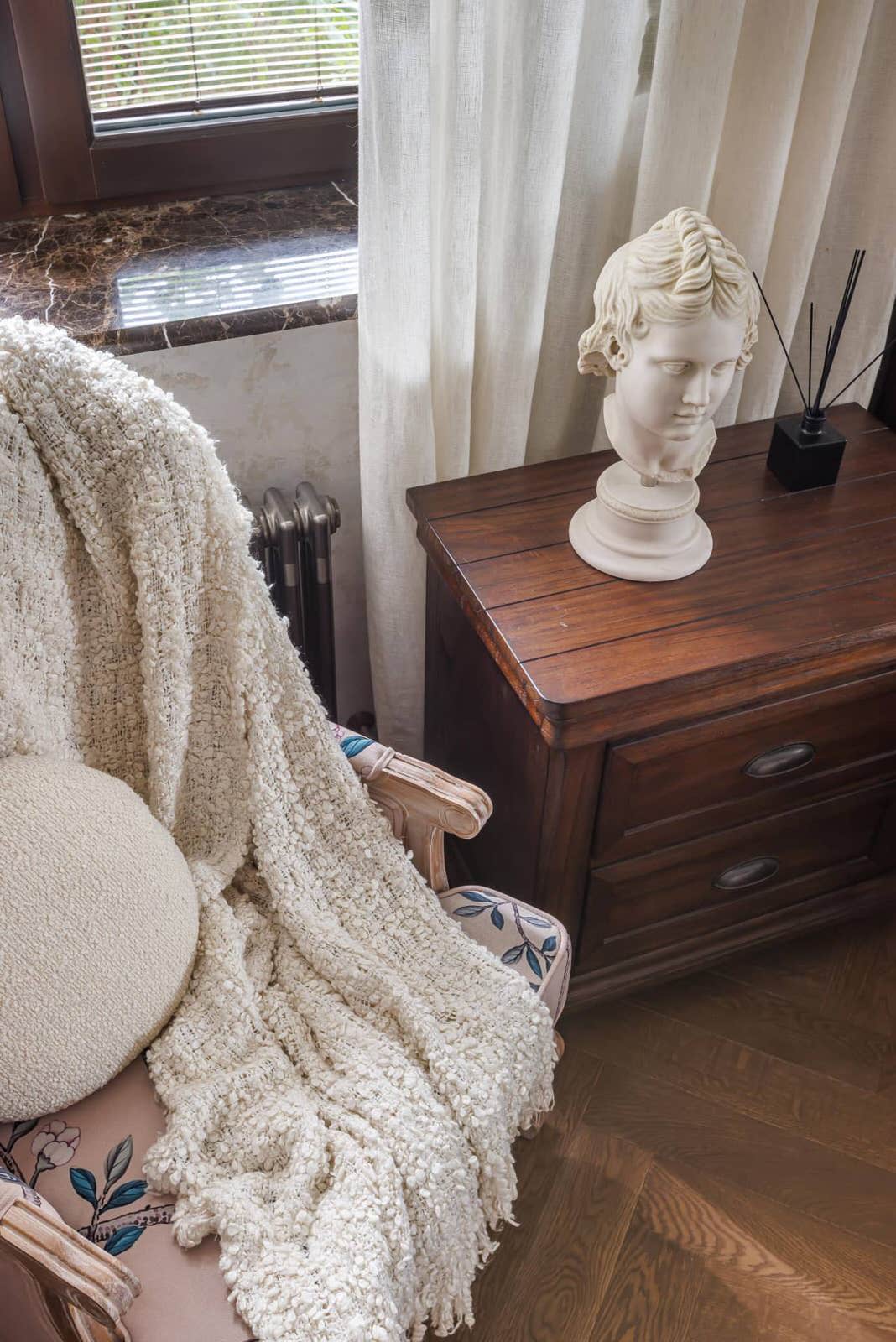 Дизайн и ремонт квартиры в КП «Новогорск» — Единство противоположностей