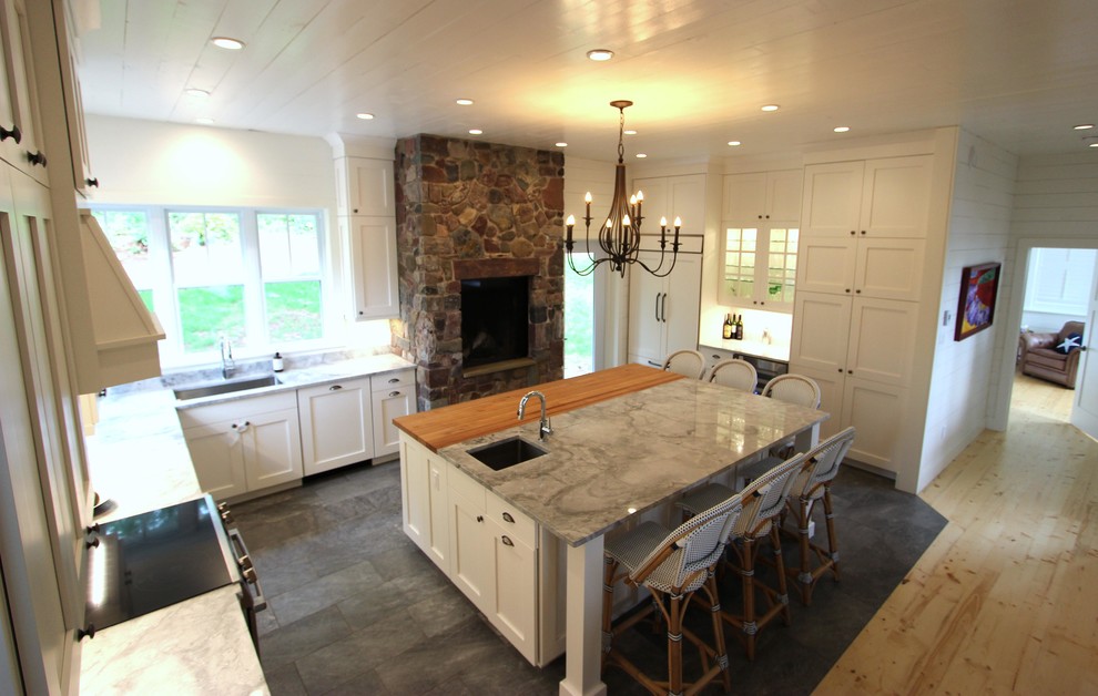 Kitchen - transitional kitchen idea