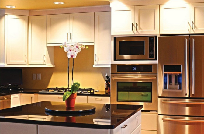 Inspiration for a transitional kitchen remodel in Seattle