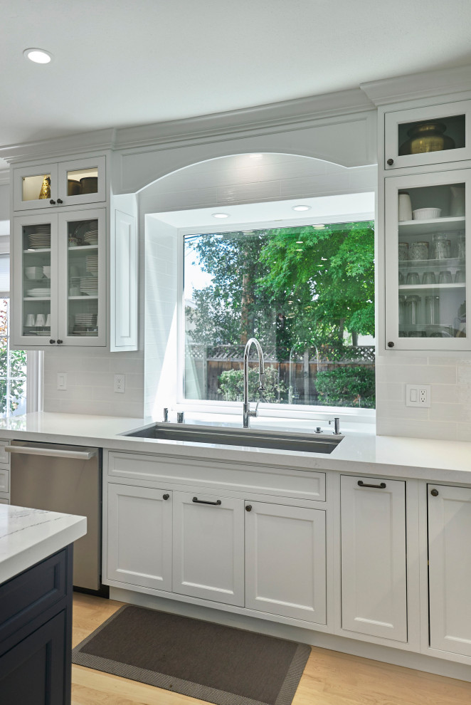 Example of a transitional kitchen design in San Francisco