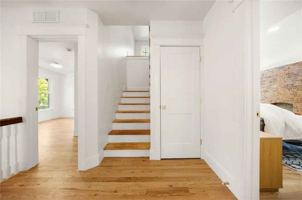 Every detail leads upward.