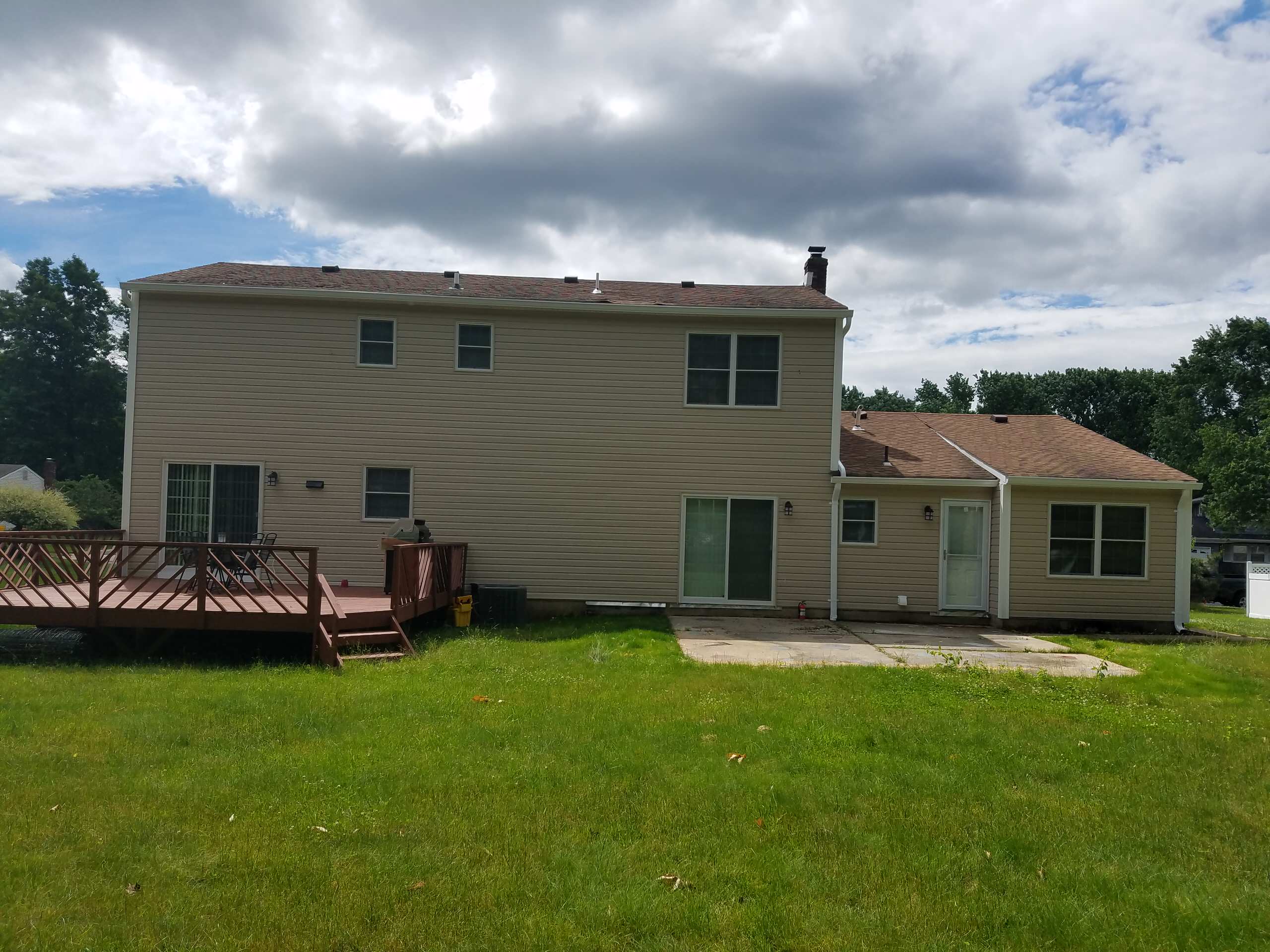 New Windows, Vinyl Siding, and Gutters at Gunpowder Drive in East Brunswick, NJ