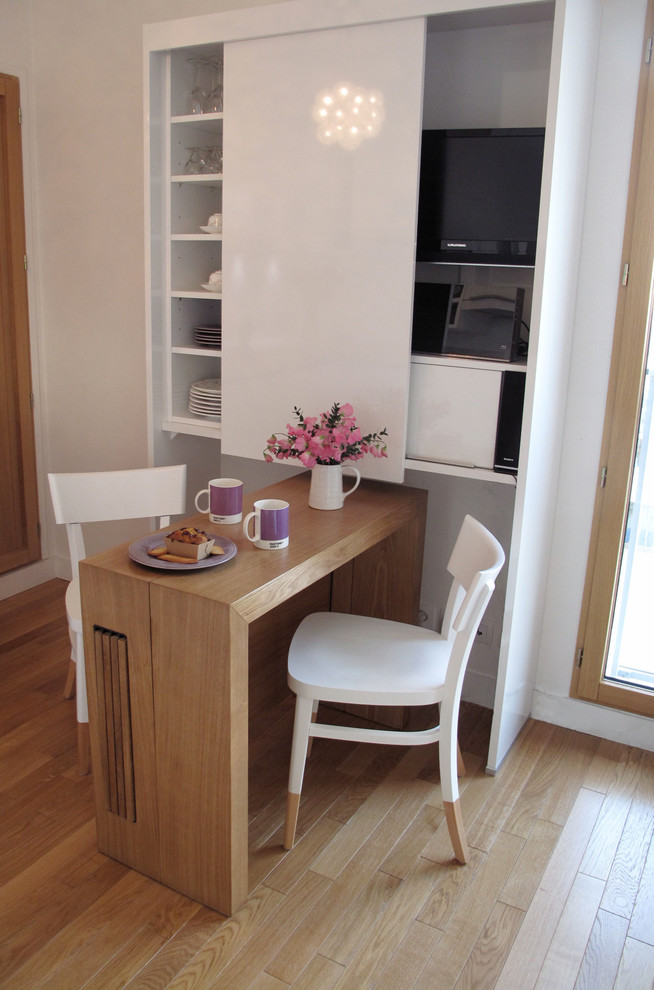 Idée de décoration pour une salle à manger design.