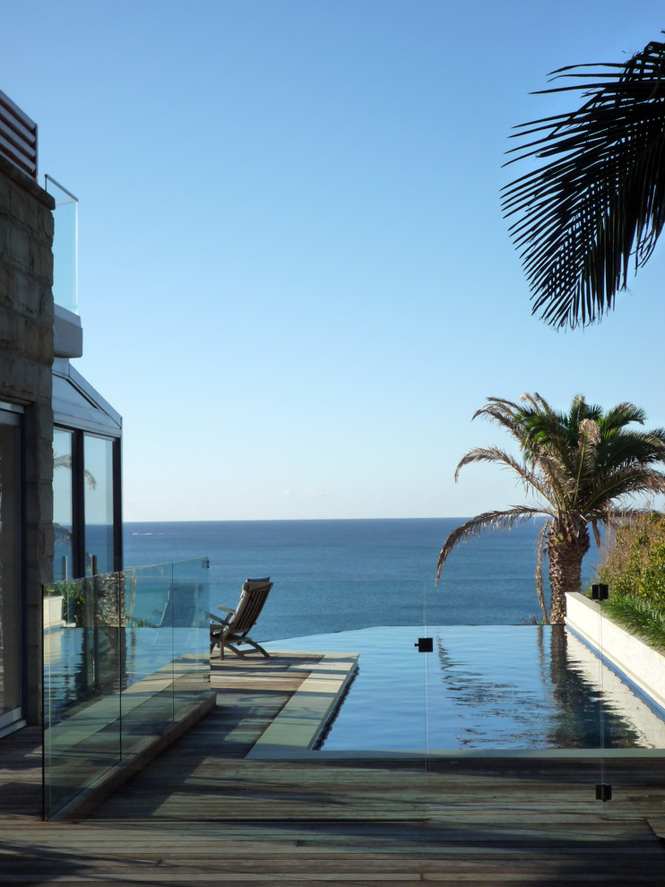 Inspiration for a contemporary infinity pool in Sydney.