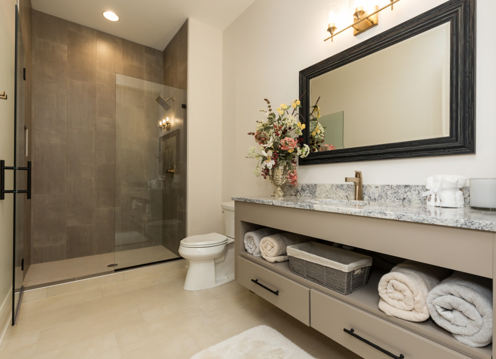 Example of a transitional bathroom design in Cedar Rapids