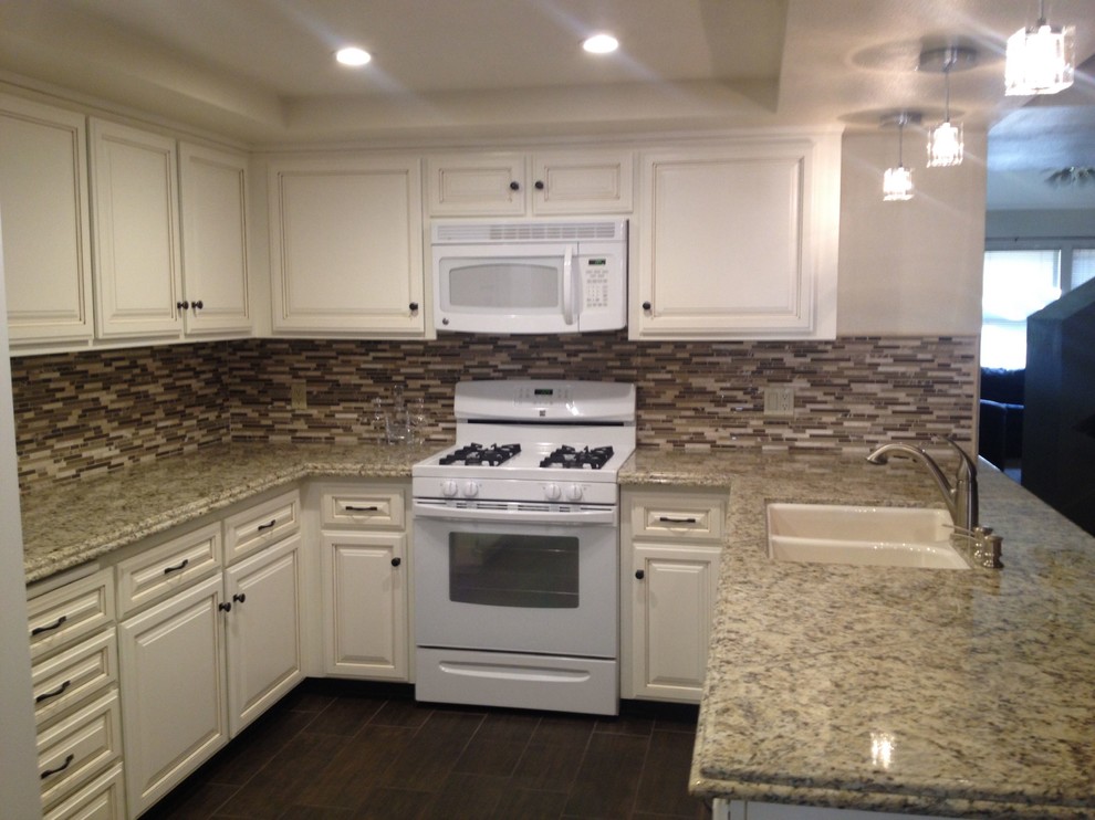 This is an example of a traditional kitchen in Burlington.