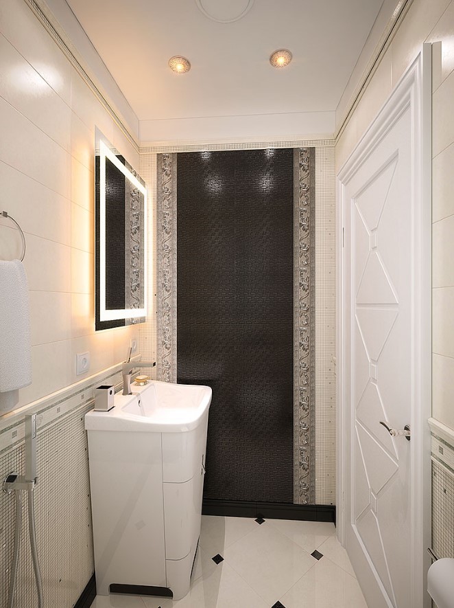 У Ростральных колонн