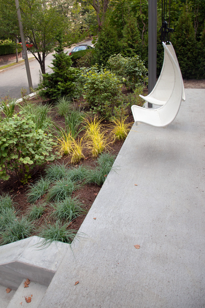 Design ideas for a contemporary landscaping in Boston.