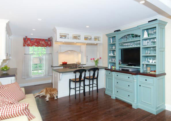 Transitional kitchen photo in Chicago