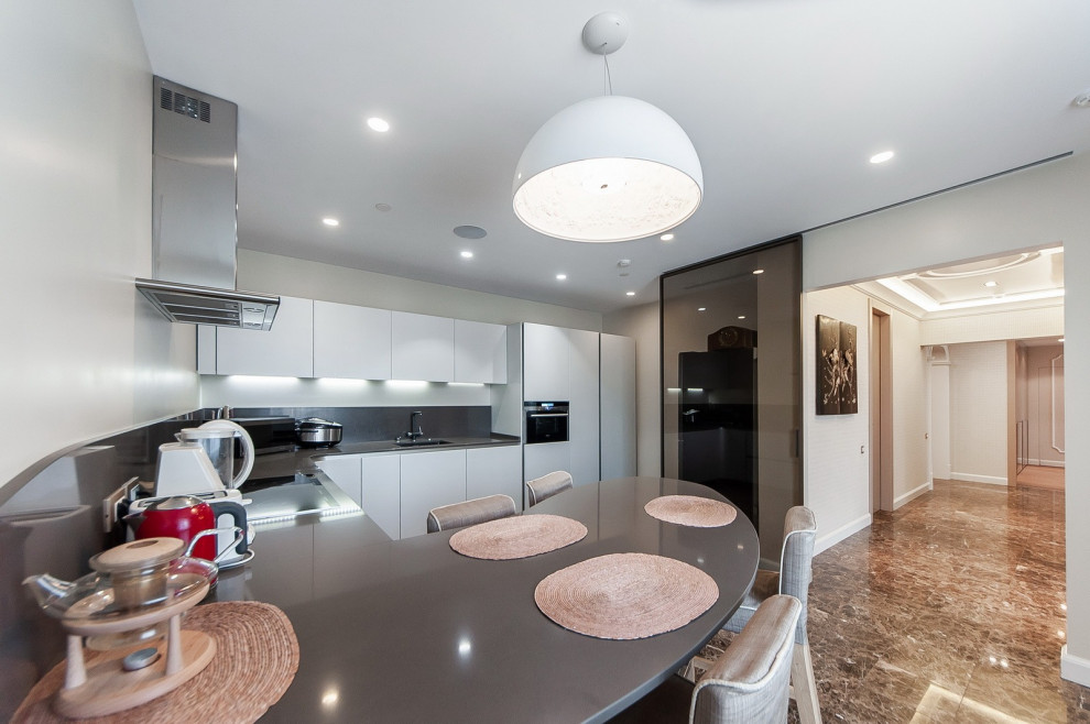 Ленинский 111