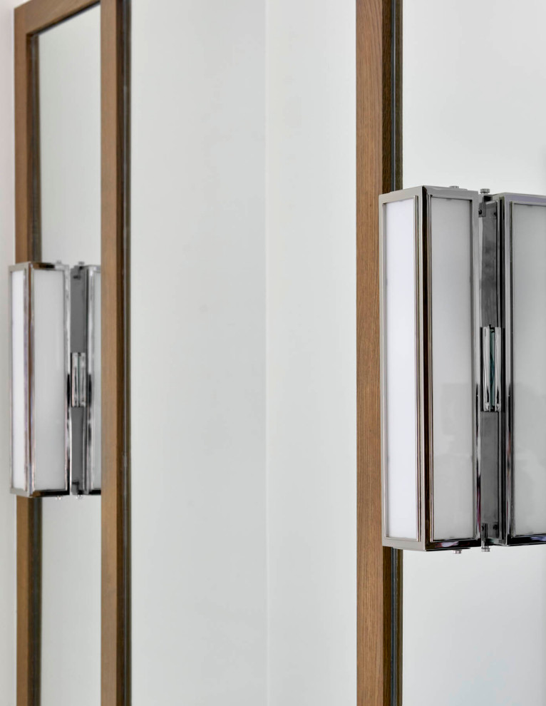 Inspiration for a transitional bathroom remodel in Dallas
