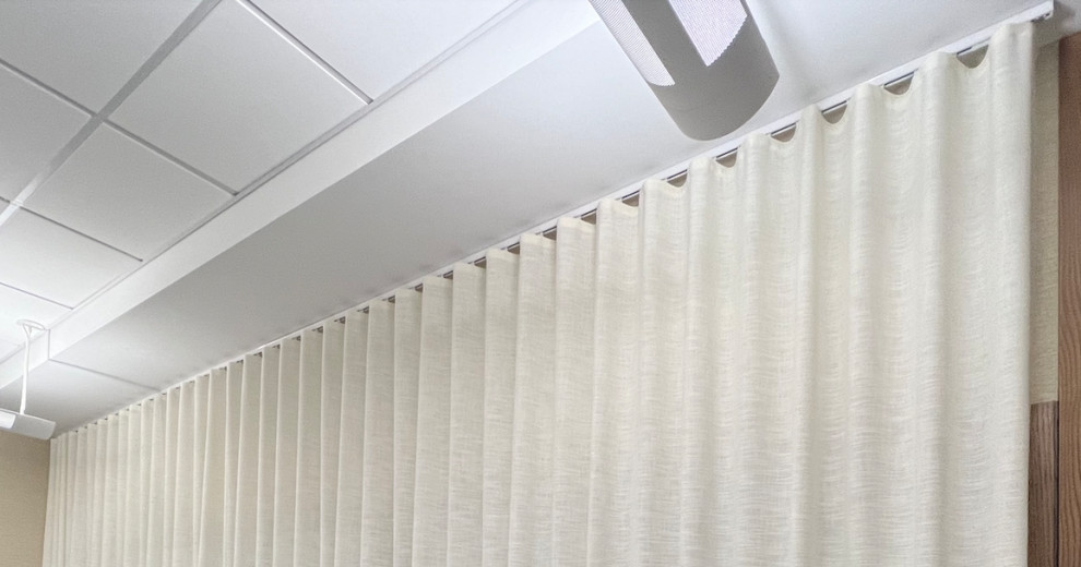 Architrac ceiling mounted