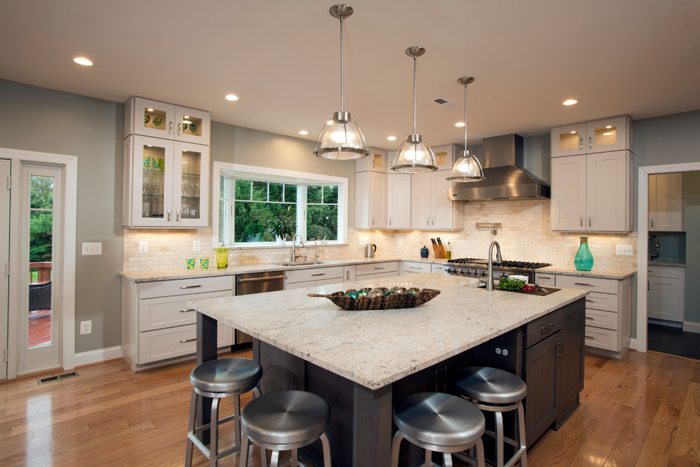 Transitional kitchen photo in DC Metro
