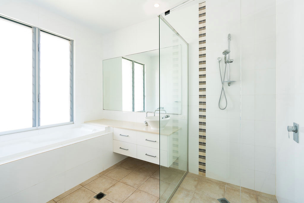 Beach House Main Bathroom Before