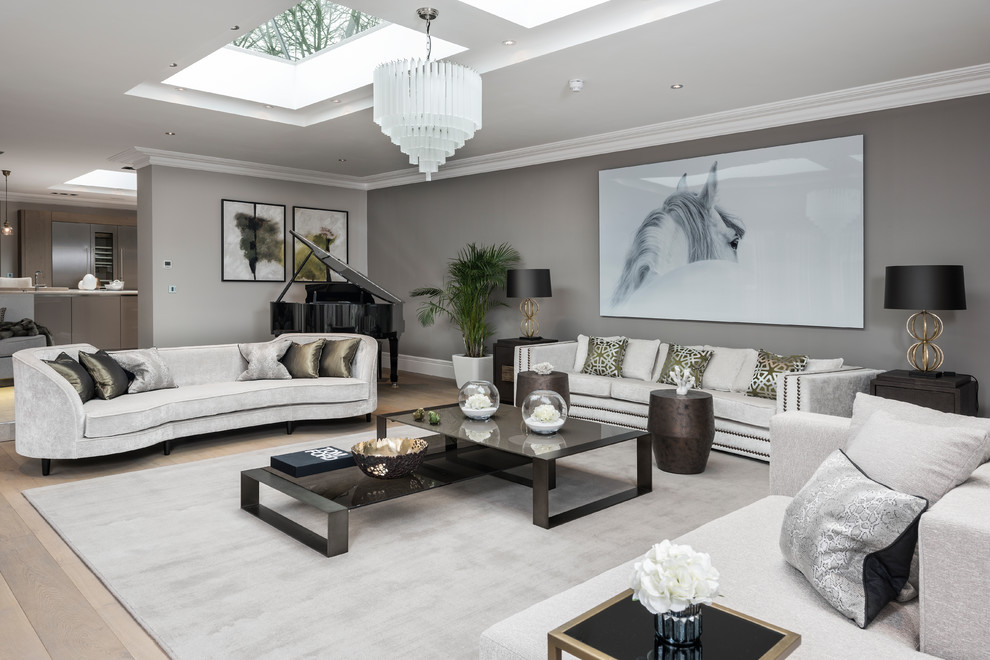 Photo of a traditional living room in London.