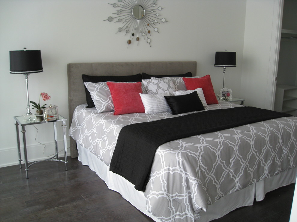 Design ideas for a transitional bedroom in Toronto.