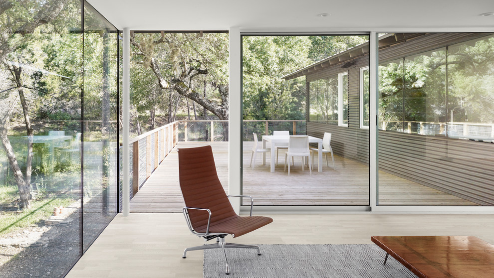 This is an example of a modern verandah in Austin.