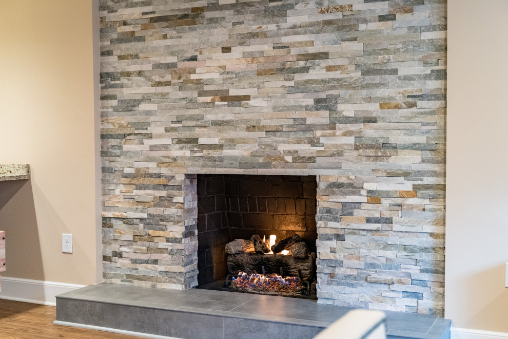 Home design - transitional home design idea in Raleigh