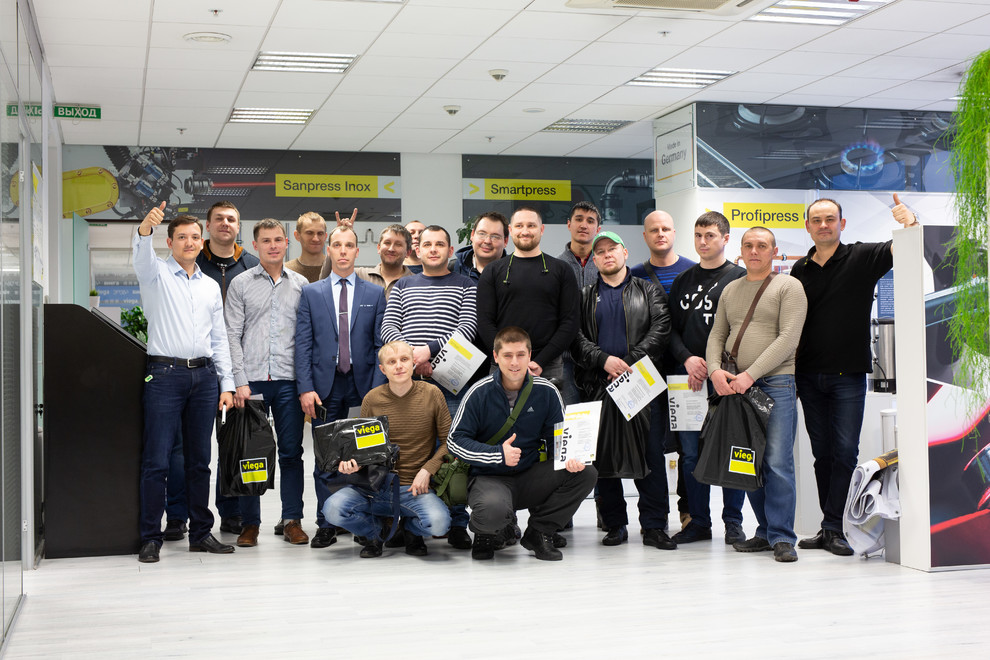 Надо много учиться, чтобы осознать, что знаешь мало.