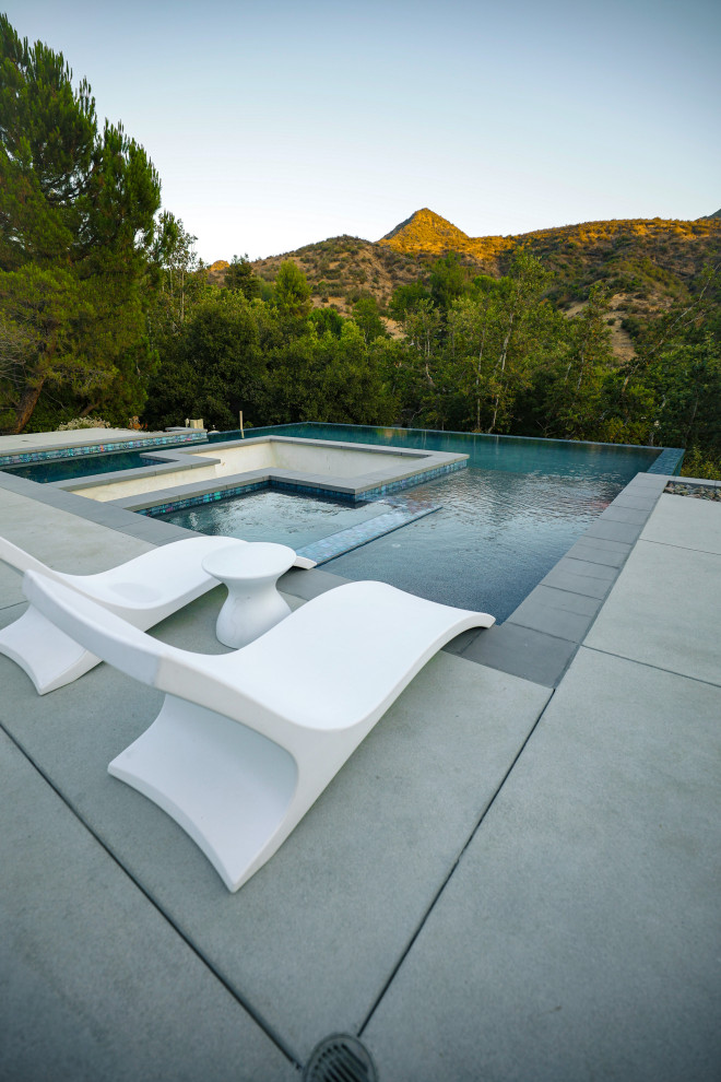 Agoura Hills New Build - Lobo Canyon