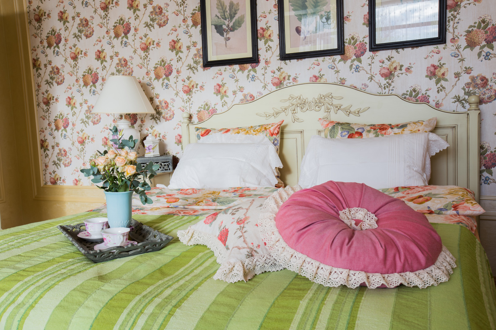 Интерьер гостевого дома в стиле Прованс. Интерьер бассейна (150 кв м)